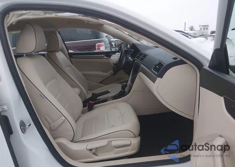 2018 Volkswagen Passat 2.0T Se из США, поврежденный, VIN 1VWBA7A36JC049532